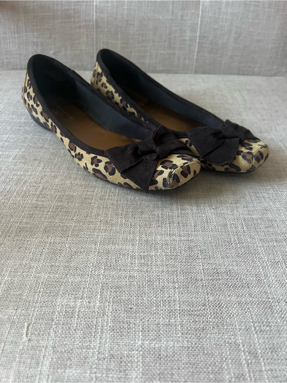 Anne Klein Womens business casual coquette Leopard Print Bow Ballet Flats, 7M